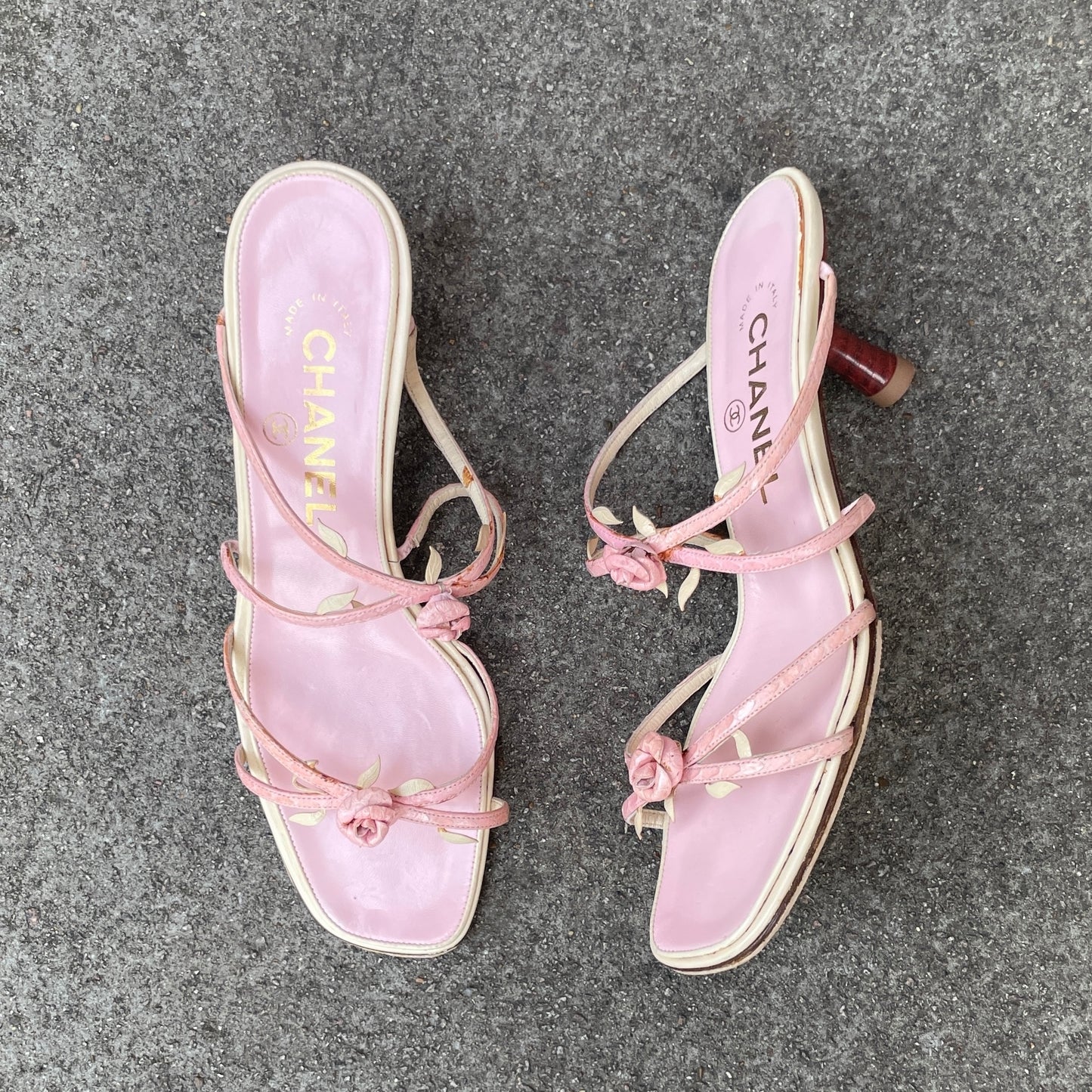 CHANEL 2004 Pink Rosebud Leather Sandal Heels