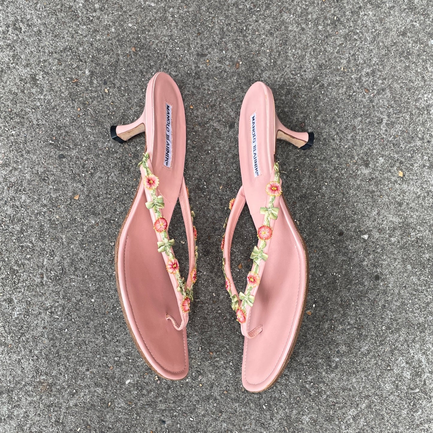 Manolo Blahnik Pink Floral Appliqué Leather Thong Sandal Heels