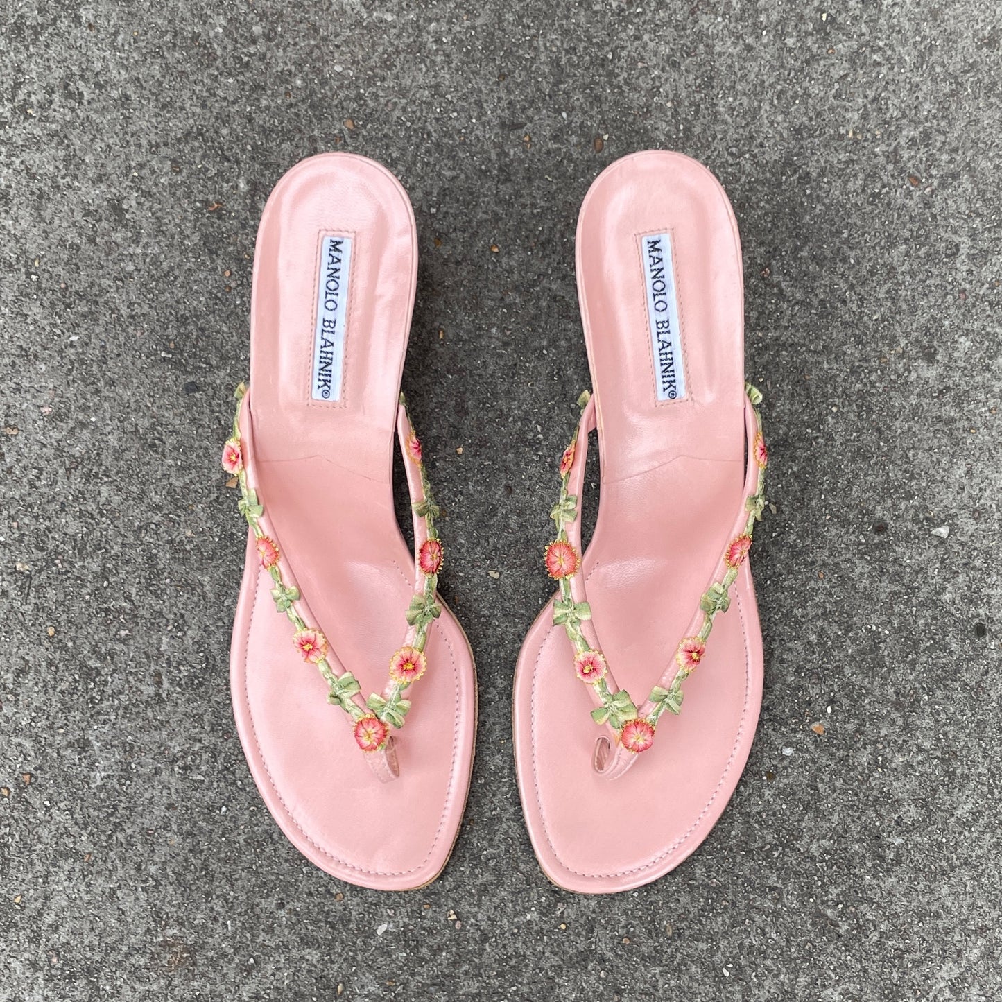Manolo Blahnik Pink Floral Appliqué Leather Thong Sandal Heels